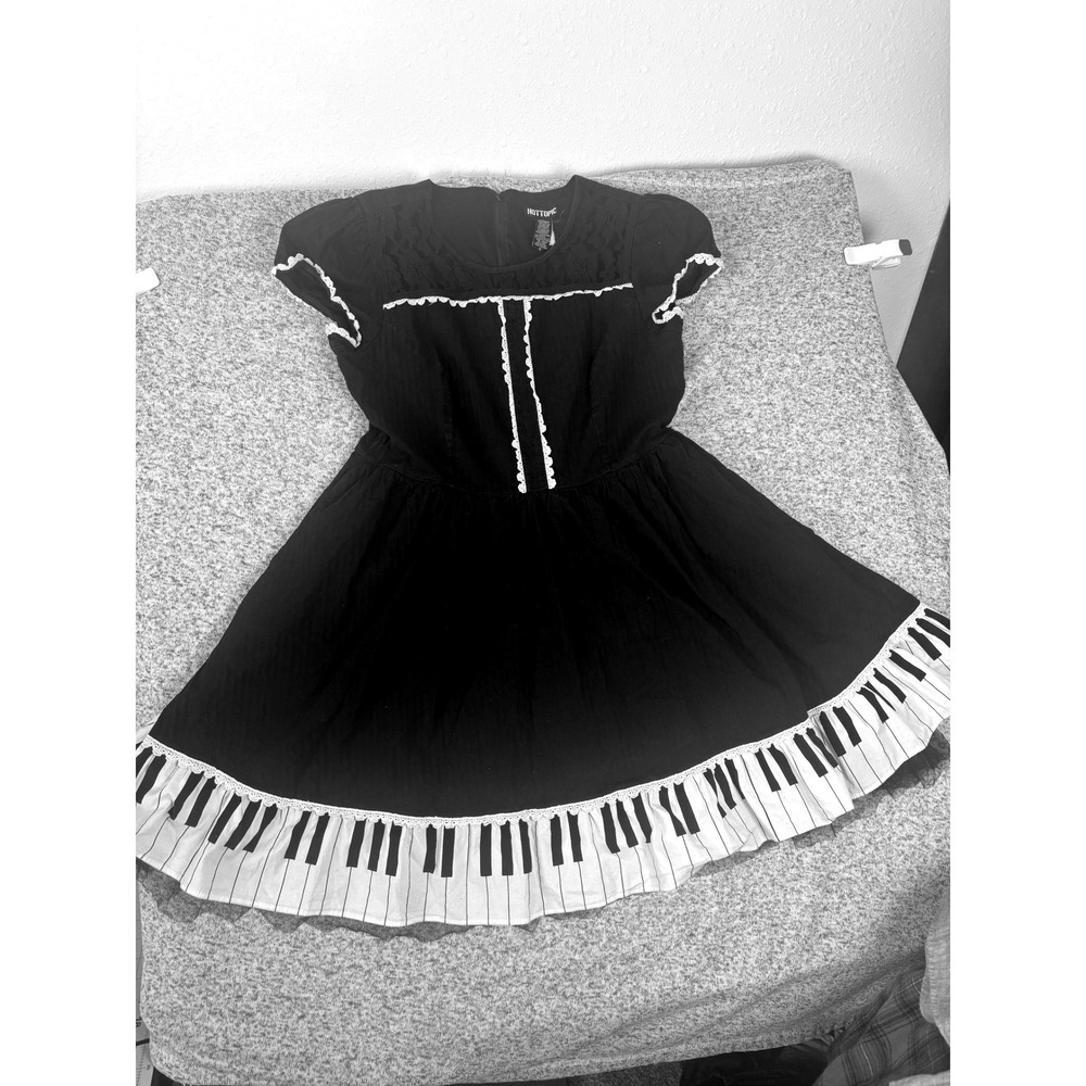 Hot Topic Piano Key Print Dress Womens XL Black Lace Trim Fit Flare Short Sleeve